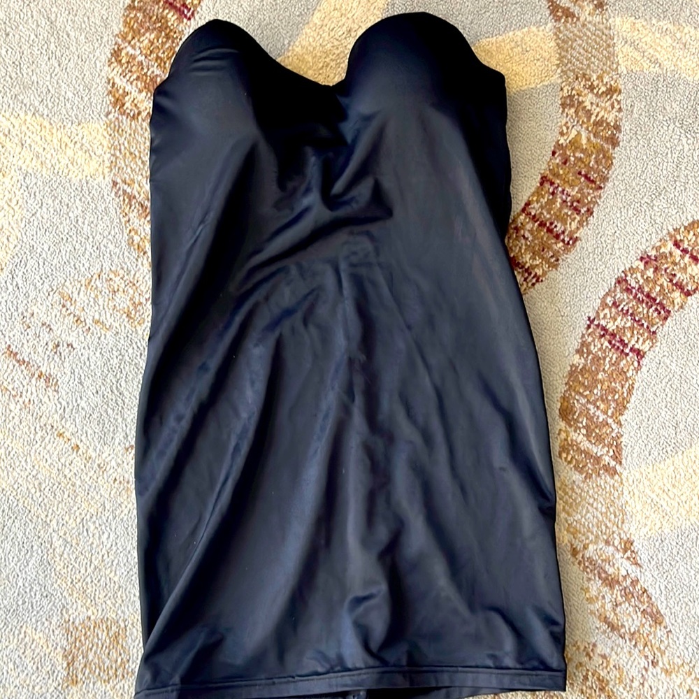 Strapless slip 38b